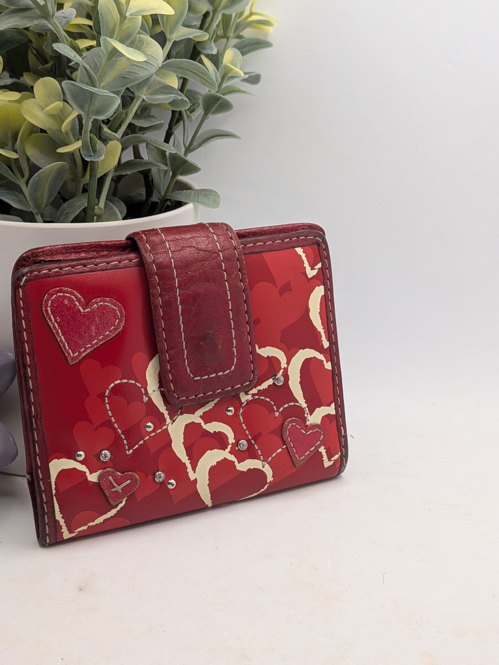 Fossil Vintage Red Heart-Print Snap Wallet